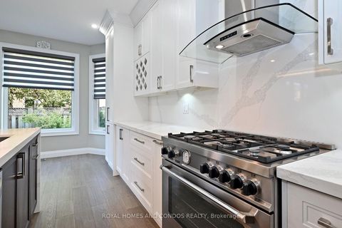 Photo 17 at 129 Saint Damian Avenue, Vellore Village, Vaughan