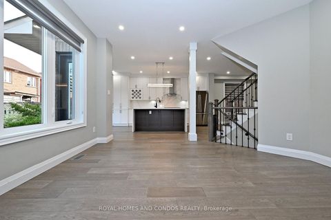 Photo 25 at 129 Saint Damian Avenue, Vellore Village, Vaughan