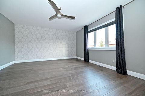Photo 29 at 129 Saint Damian Avenue, Vellore Village, Vaughan