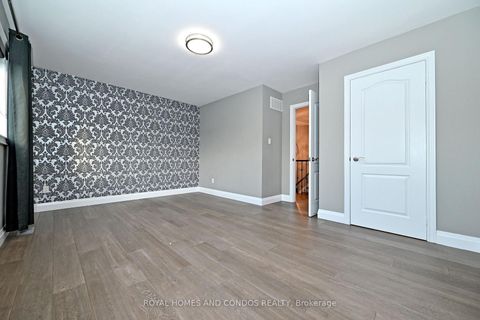 Photo 34 at 129 Saint Damian Avenue, Vellore Village, Vaughan