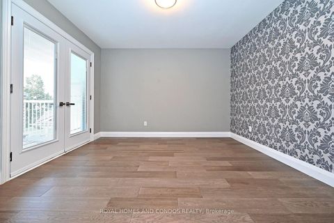 Photo 35 at 129 Saint Damian Avenue, Vellore Village, Vaughan