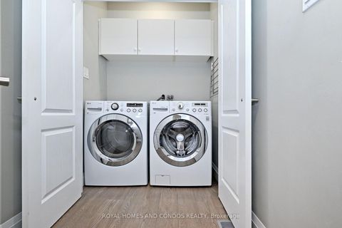 Photo 40 at 129 Saint Damian Avenue, Vellore Village, Vaughan