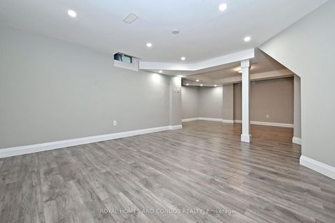 Photo 43 at 129 Saint Damian Avenue, Vellore Village, Vaughan