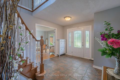 Photo 3 at 55 Chartwell Crescent, Keswick North, Georgina
