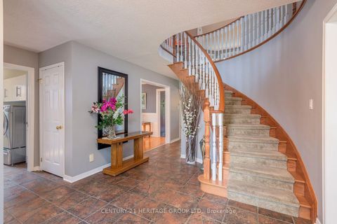 Photo 4 at 55 Chartwell Crescent, Keswick North, Georgina