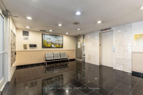 Photo 2 at 199 - 165 Cherokee Boulevard, Pleasant View, Toronto