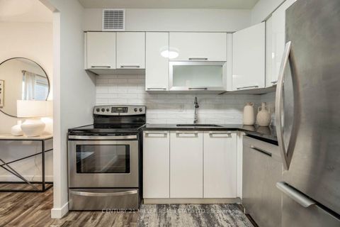 Photo 11 at 199 - 165 Cherokee Boulevard, Pleasant View, Toronto