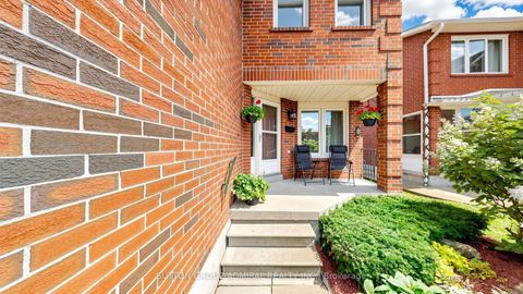 Photo 6 at 160 Marlott Road, Maple, Vaughan