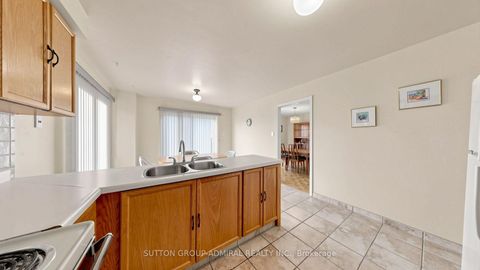 Photo 15 at 160 Marlott Road, Maple, Vaughan