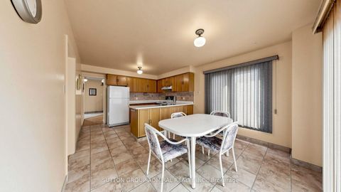 Photo 17 at 160 Marlott Road, Maple, Vaughan