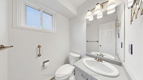 Photo 18 at 160 Marlott Road, Maple, Vaughan
