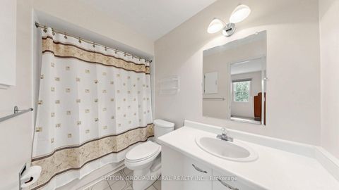 Photo 25 at 160 Marlott Road, Maple, Vaughan