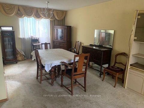 Photo 1 at 18 Kentish Crescent, Malvern West, Toronto