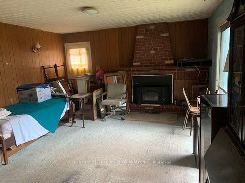 Photo 3 at 18 Kentish Crescent, Malvern West, Toronto