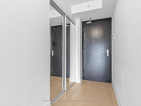 Photo 2 at 2711 - 955 Bay Street, Bay Street Corridor, Toronto