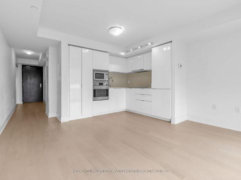 Photo 5 at 2711 - 955 Bay Street, Bay Street Corridor, Toronto