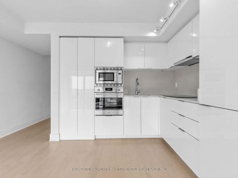 Photo 10 at 2711 - 955 Bay Street, Bay Street Corridor, Toronto