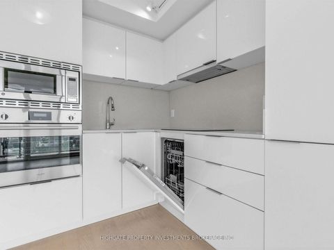 Photo 16 at 2711 - 955 Bay Street, Bay Street Corridor, Toronto
