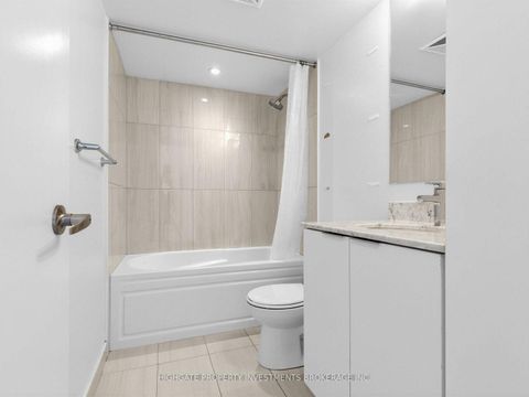 Photo 17 at 2711 - 955 Bay Street, Bay Street Corridor, Toronto