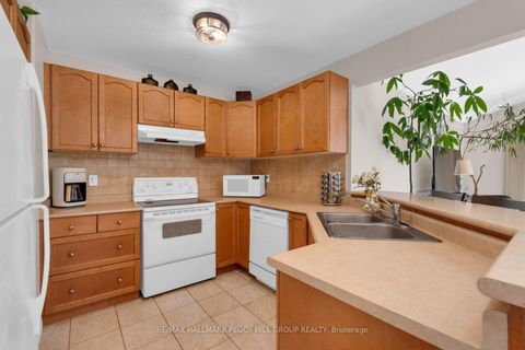 Photo 4 at 43 Nicklaus Drive, East Bayfield, Barrie
