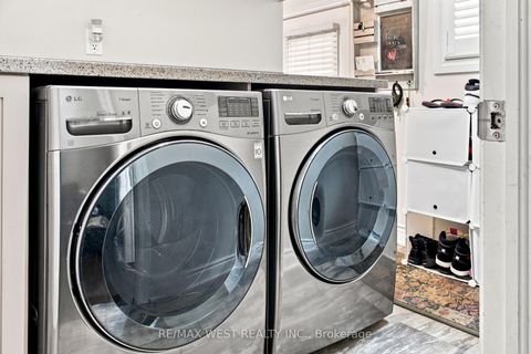 Photo 3 at 414 Belview Avenue, East Woodbridge, Vaughan