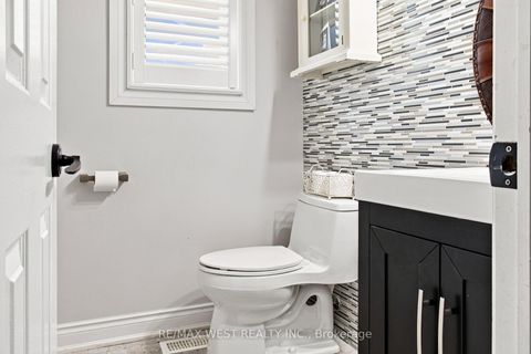 Photo 4 at 414 Belview Avenue, East Woodbridge, Vaughan
