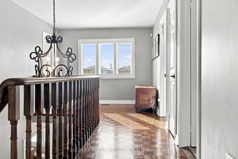 Photo 10 at 414 Belview Avenue, East Woodbridge, Vaughan