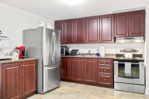 Photo 24 at 414 Belview Avenue, East Woodbridge, Vaughan