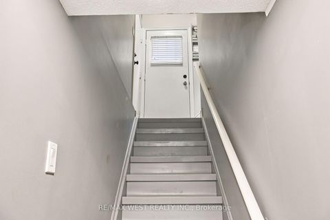 Photo 27 at 414 Belview Avenue, East Woodbridge, Vaughan
