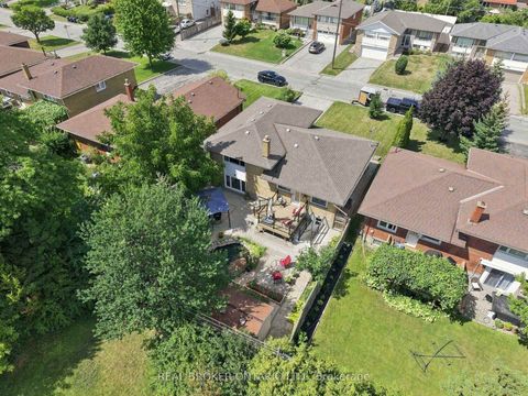 Photo 34 at 169 Kennard Avenue, Bathurst Manor, Toronto
