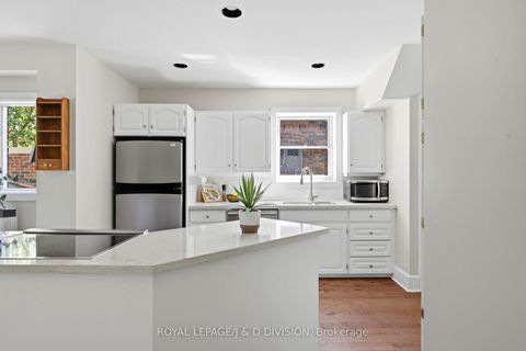 Photo 10 at 102 Ridge Drive, Moore Park, Toronto