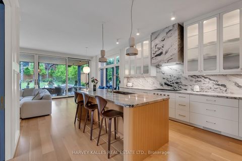 Photo 14 at 82 Sherwood Avenue, Mount Pleasant East, Toronto