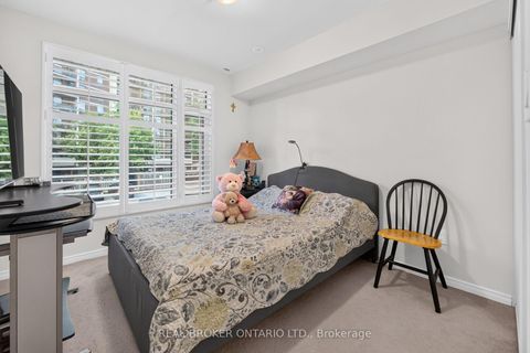 Photo 12 at 63 - 35 Applewood Lane, Etobicoke West Mall, Toronto