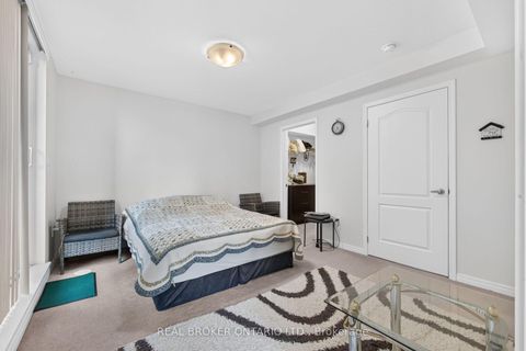 Photo 18 at 63 - 35 Applewood Lane, Etobicoke West Mall, Toronto