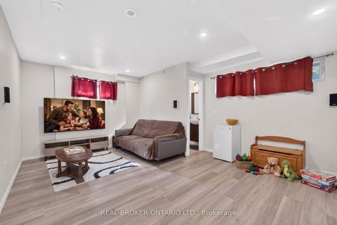 Photo 28 at 63 - 35 Applewood Lane, Etobicoke West Mall, Toronto