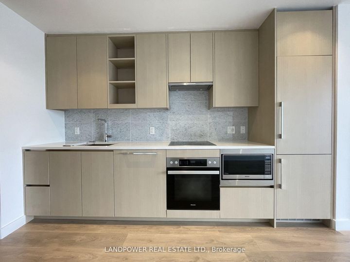 Photo 1 at 810 - 85 McMahon Drive, Bayview Village, Toronto