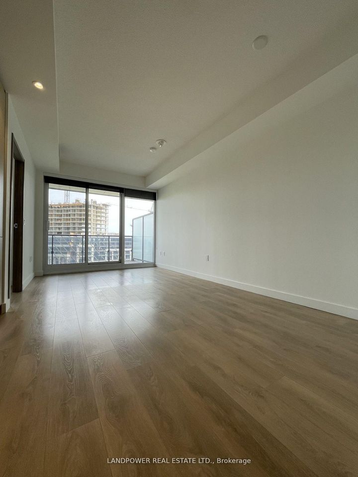 Photo 2 at 810 - 85 McMahon Drive, Bayview Village, Toronto