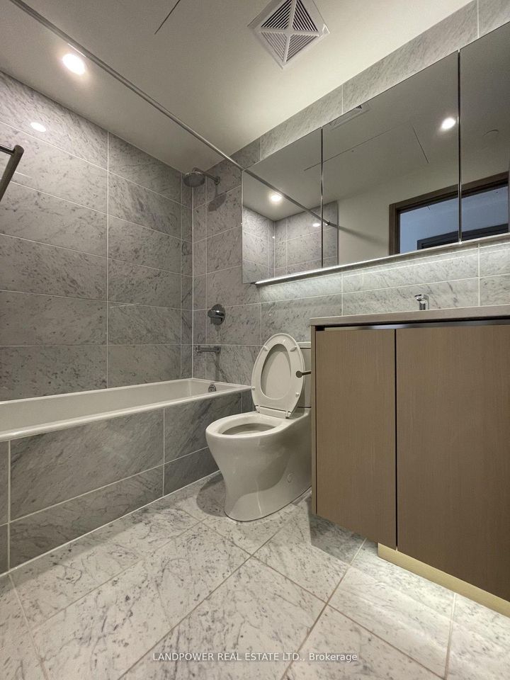 Photo 4 at 810 - 85 McMahon Drive, Bayview Village, Toronto