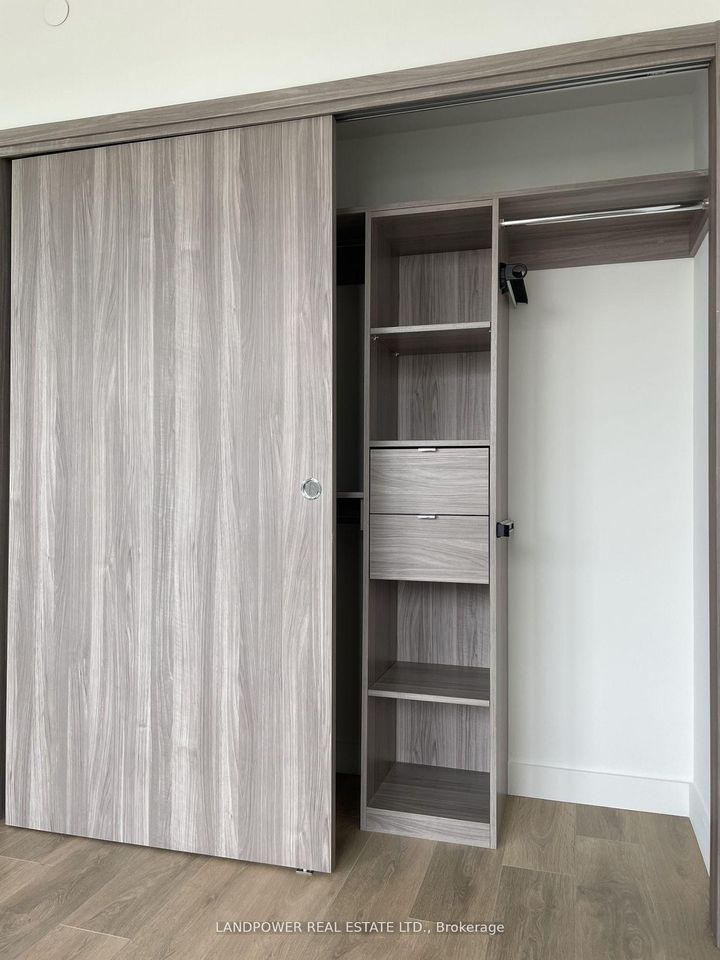 Photo 6 at 810 - 85 McMahon Drive, Bayview Village, Toronto