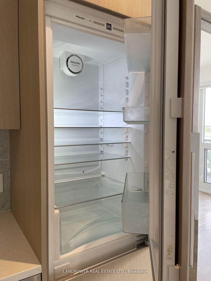 Photo 10 at 810 - 85 McMahon Drive, Bayview Village, Toronto