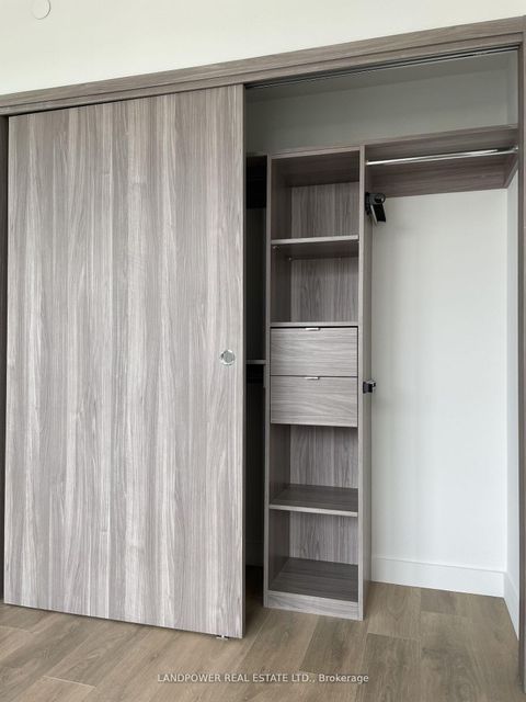 Photo 6 at 810 - 85 McMahon Drive, Bayview Village, Toronto