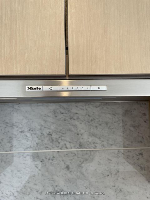 Photo 13 at 810 - 85 McMahon Drive, Bayview Village, Toronto