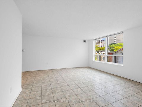 Photo 5 at 210 - 25 Maitland Street, Yonge Corridor, Toronto