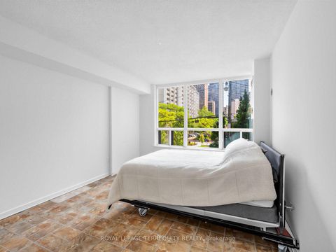 Photo 7 at 210 - 25 Maitland Street, Yonge Corridor, Toronto