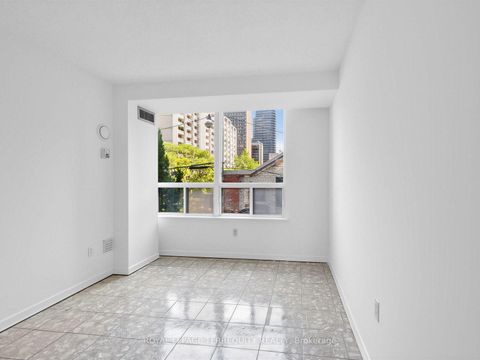 Photo 15 at 210 - 25 Maitland Street, Yonge Corridor, Toronto