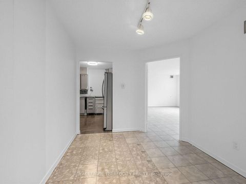 Photo 24 at 210 - 25 Maitland Street, Yonge Corridor, Toronto