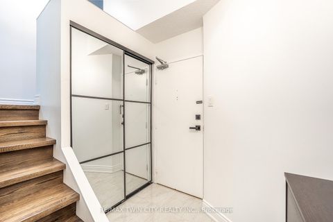 Photo 2 at A32 - 288 Mill Road, Markland Wood, Toronto