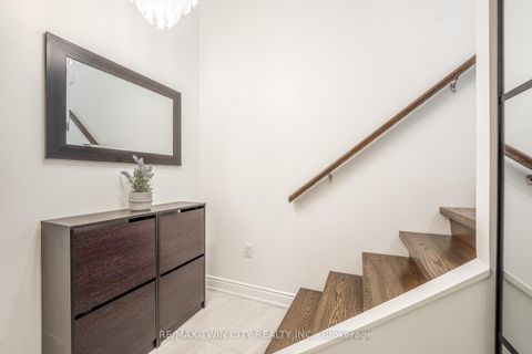 Photo 3 at A32 - 288 Mill Road, Markland Wood, Toronto