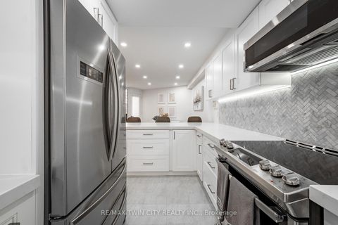 Photo 17 at A32 - 288 Mill Road, Markland Wood, Toronto