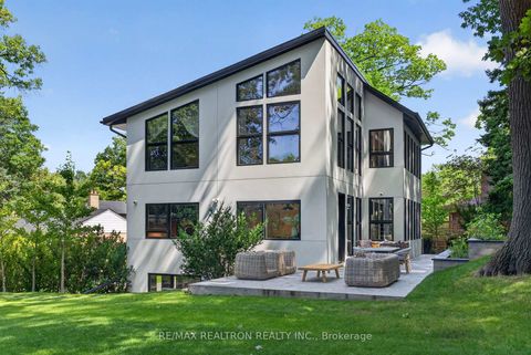 Photo 1 at 8 Breezewood Drive, Queensway, Toronto